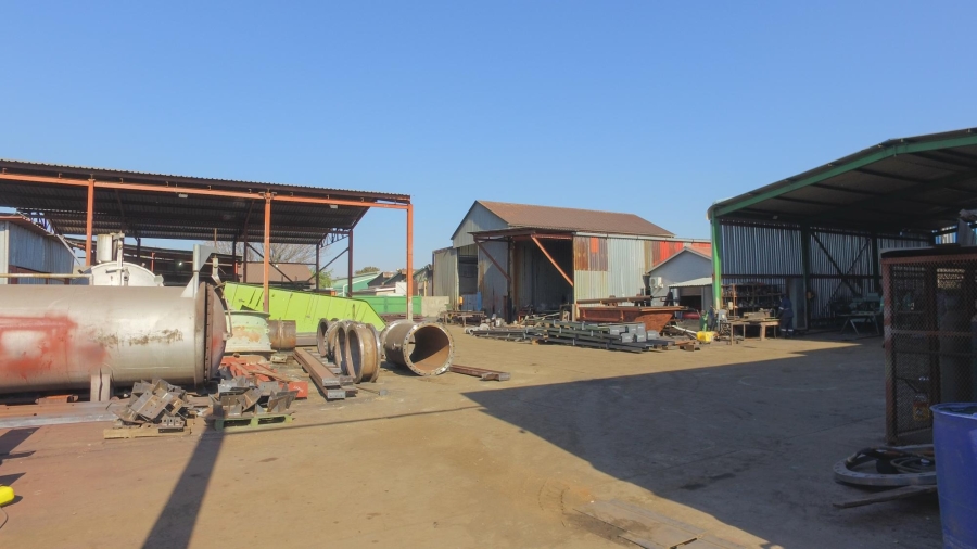 To Let commercial Property for Rent in Oos Einde North West